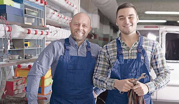Wer in Deutschland mit ausländischem Abschluss arbeiten möchte, muss diesen anerkennen lassen. FOTO: JACKF/ISTOCK/PIENING PERSONAL GMBH/AKZ-O Wer in Deutschland mit ausländischem Abschluss arbeiten möchte, muss diesen anerkennen lassen. FOTO: JACKF/ISTOCK/PIENING PERSONAL GMBH/AKZ-O